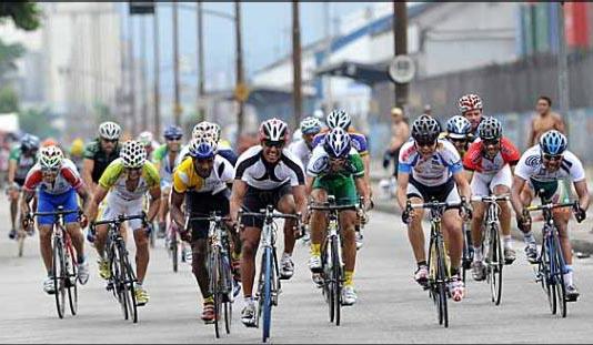 Atual número 1 do ranking brasileiro de estrada, a equipe Funvic/Marcondes Cesar/ Gelog/ Pindamonhangaba se preparou para vencer e garantiu “dobradinha” no 25º Torneio de Verão de Ciclismo / Foto: Ivan Storti